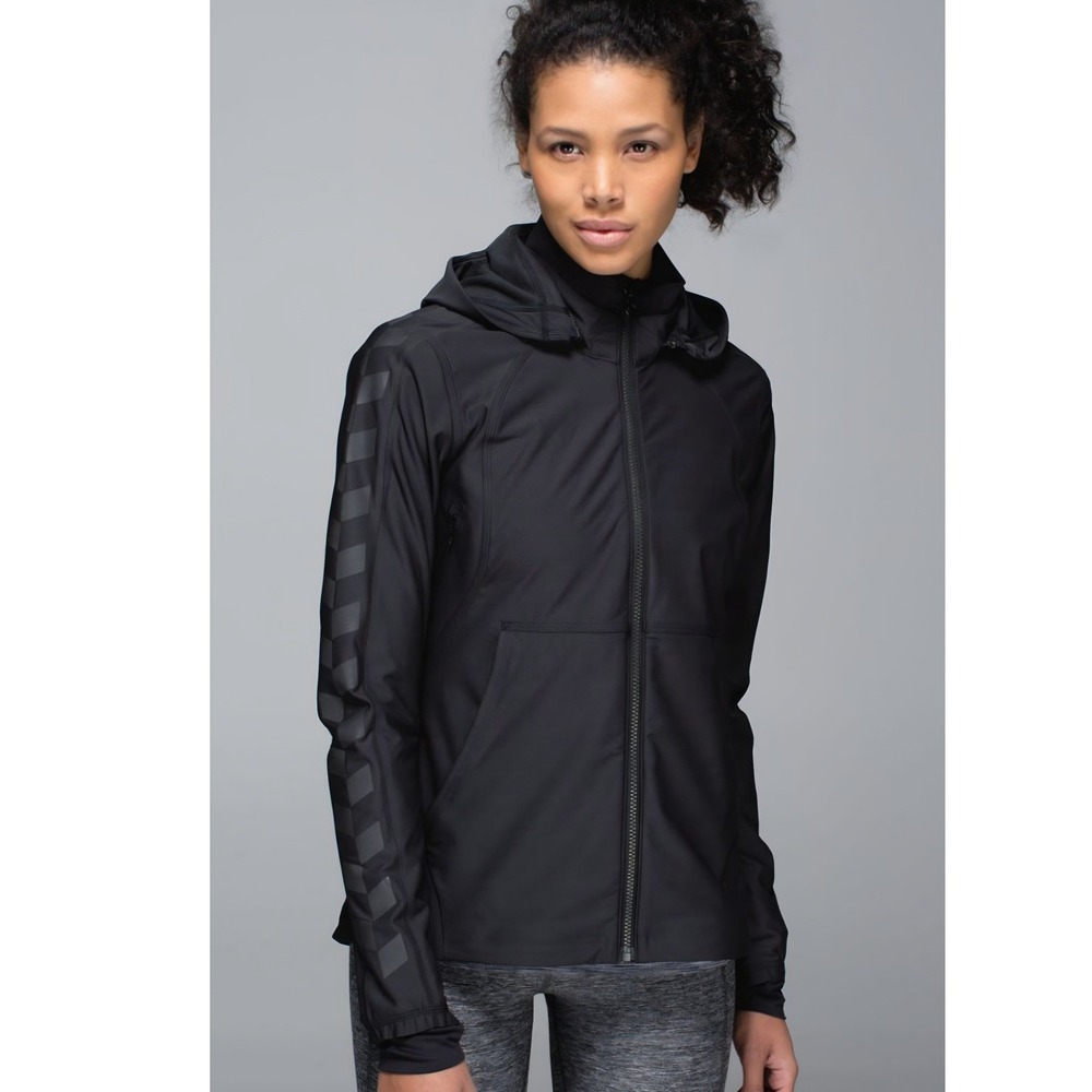 Lululemon Feeling Frosty Softshell Insulated Reflective Black Jacket sz 8